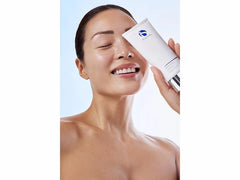 iS CLINICAL Warming Honey Cleanser